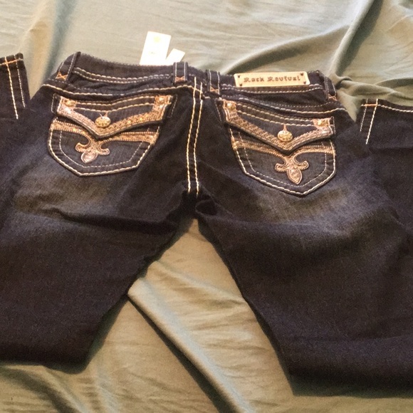 NEW WITH TAGS ROCK REVIVAL SKINNY - Picture 4 of 6